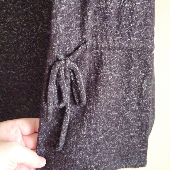 Simply Vera Wang Grey Sweater Embellished Rhinestone Neckline Size Large - Picture 5 of 8